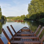 Stocherkahn fahren in den Morgenstunden