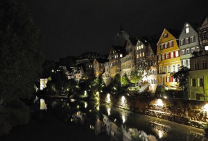 Stocherkahn fahren bei Nacht